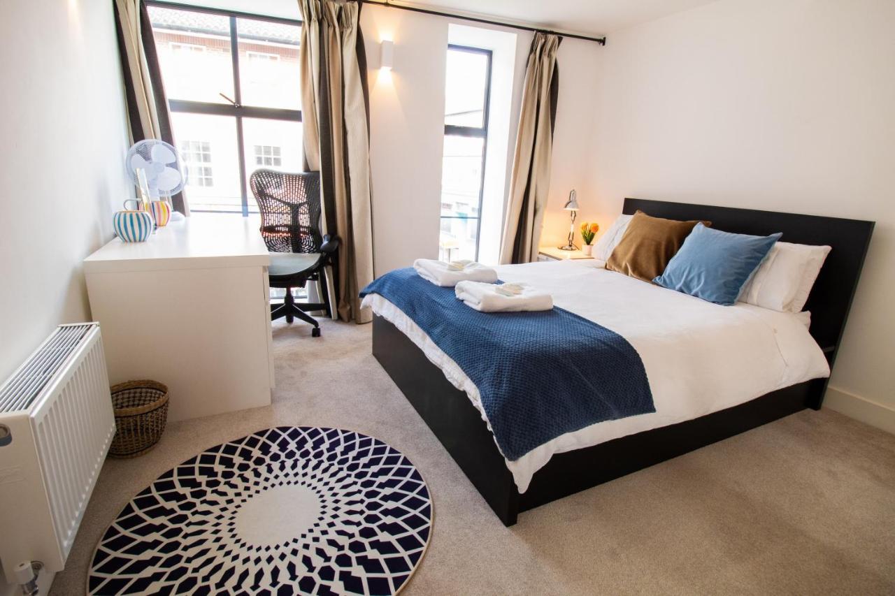 The New52 Oxford By 360Stays - Bespoke 2 Bed Luxury Apartment In The Heart Of Oxford City Centre With Parking Екстериор снимка